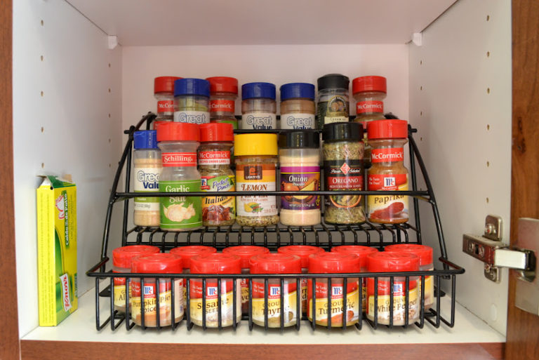How to Organize Spice Rack Easy DIY StepbyStep A Real Life Housewife