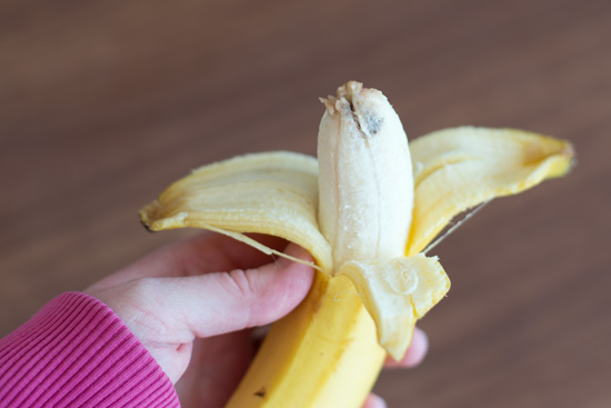 How to Peel a Banana the Easy Way